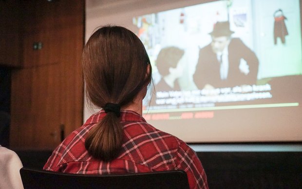 Filmlesung «Das Gleiche ... aber anders! – Weshalb uns Serien so faszinieren», Schülerfoto: Lisa Gehrig; G5e