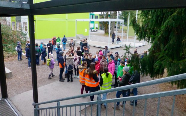 Über 300 Schnupperschülerinnen und -schüler an der Kantonsschule Uster
