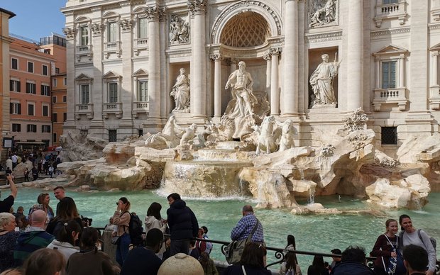 Trevi Brunnen, Niccolò Govean (G4b)