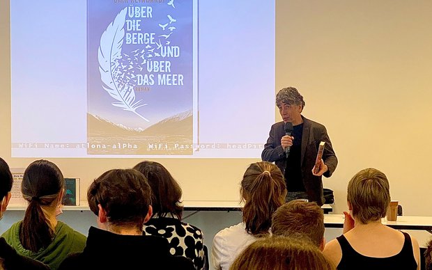 Autorenlesung: Über die Berge und über das Meer