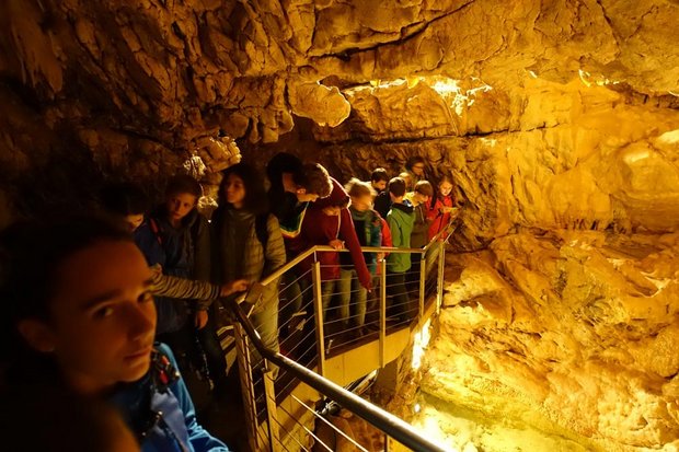U2d in der Grotte von Vallorbe