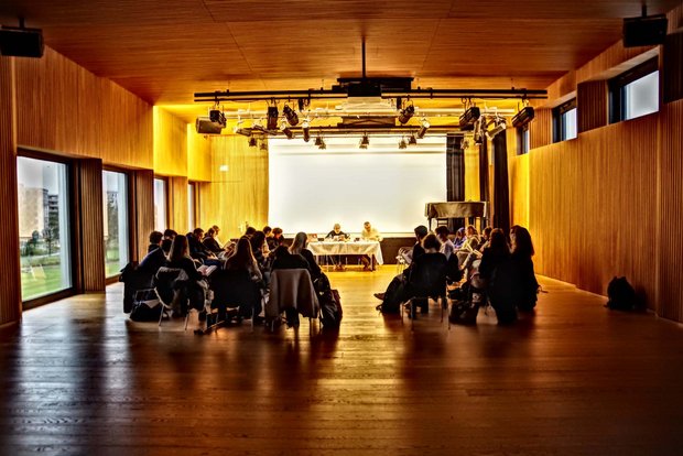 Eine Lesung voller literarischer Einblicke. Schülerfoto: Kaito Locher; G6d