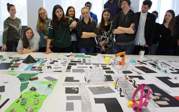 Die Gruppen stellen vor – Architekturworkshop an der KUS