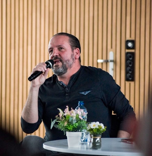 Lesung Nicolas Feuz, Foto: Jella Kuster, G6e