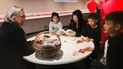 Führung durch die Ausstellung „Von Ginseng träumen“ im Völkerkundemuseum