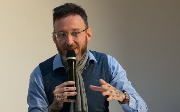 Thomas Meyer zu Besuch an der Kantonsschule Uster