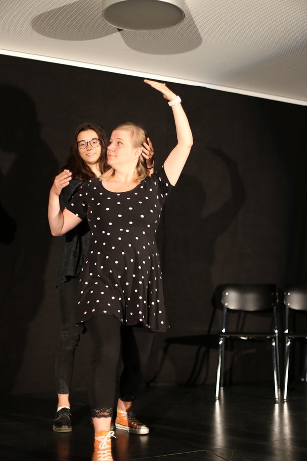 Schülerfoto: Jonas Morf; G3c und Marina Joss; G3a