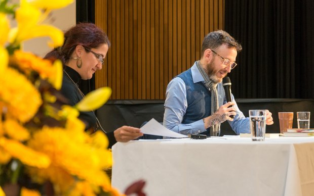 Thomas Meyer zu Besuch an der Kantonsschule Uster