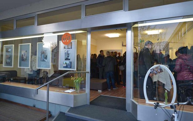 Vernissage, Junge Kunst in Uster – «Spiegeln ohne Spiegel»