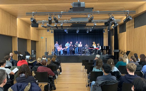 Lunchkonzert mit okus, Ziganotschkus und Band