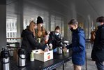 Gemeinsam verpacken wir wieder Glück, Leandra Brandenberg, G5c / Jonas Morf, G6c / Marina Joss, G6a 