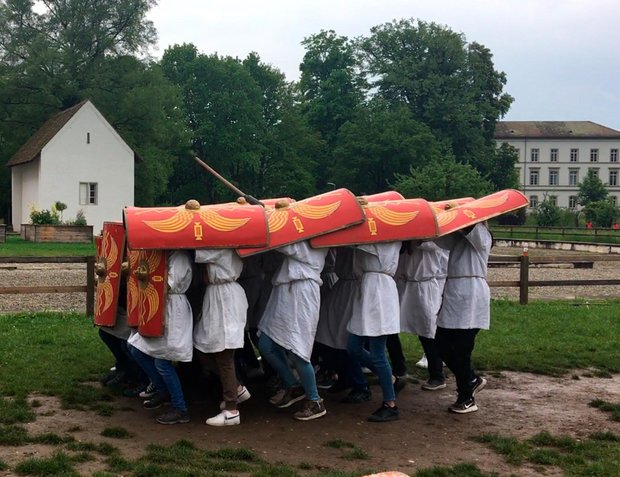 Wie U1 Schülerinnen und Schüler zu Legionären wurden …