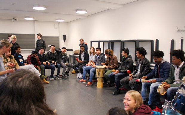Asylsuchende zu Besuch in der KUS