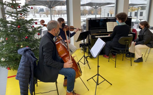 Charlotte Dentan, Klavier, Bernhard Göttert, Cello, Daniel Kagerer, Violine